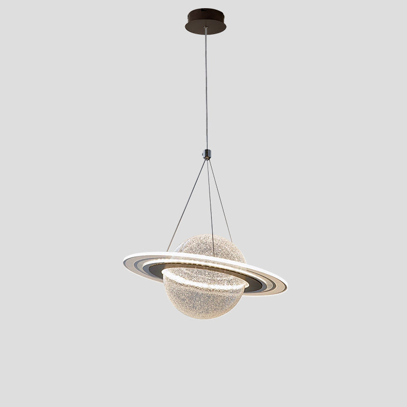 Ø19.7-inch large globe light pendant with a textured planet sphere, wide luminous orbit ring, 39.4-inch suspension, 40W integrated LED and 2400-lumen output.