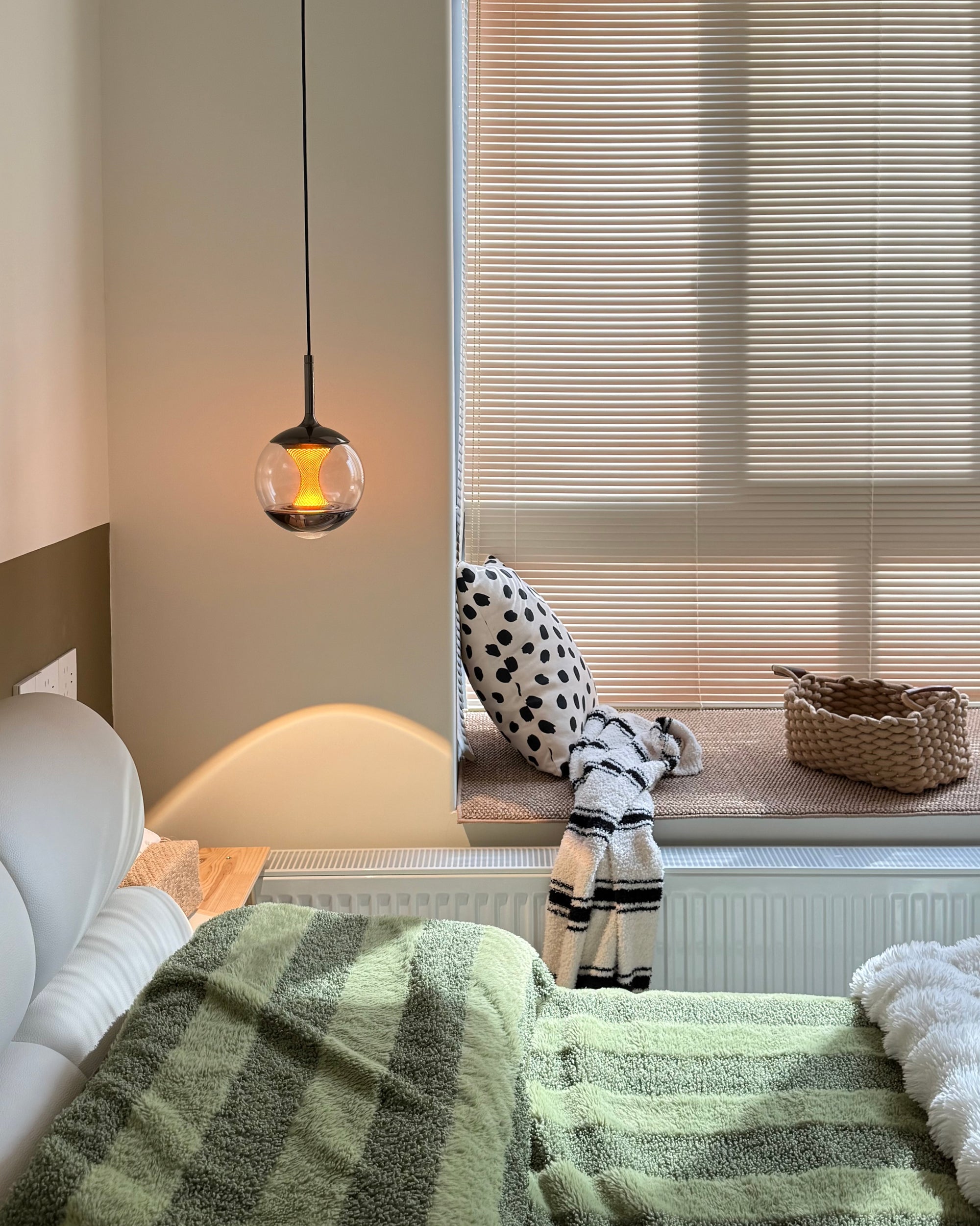 WOMO Glass Globe Afterglow Pendant Light - WM3316