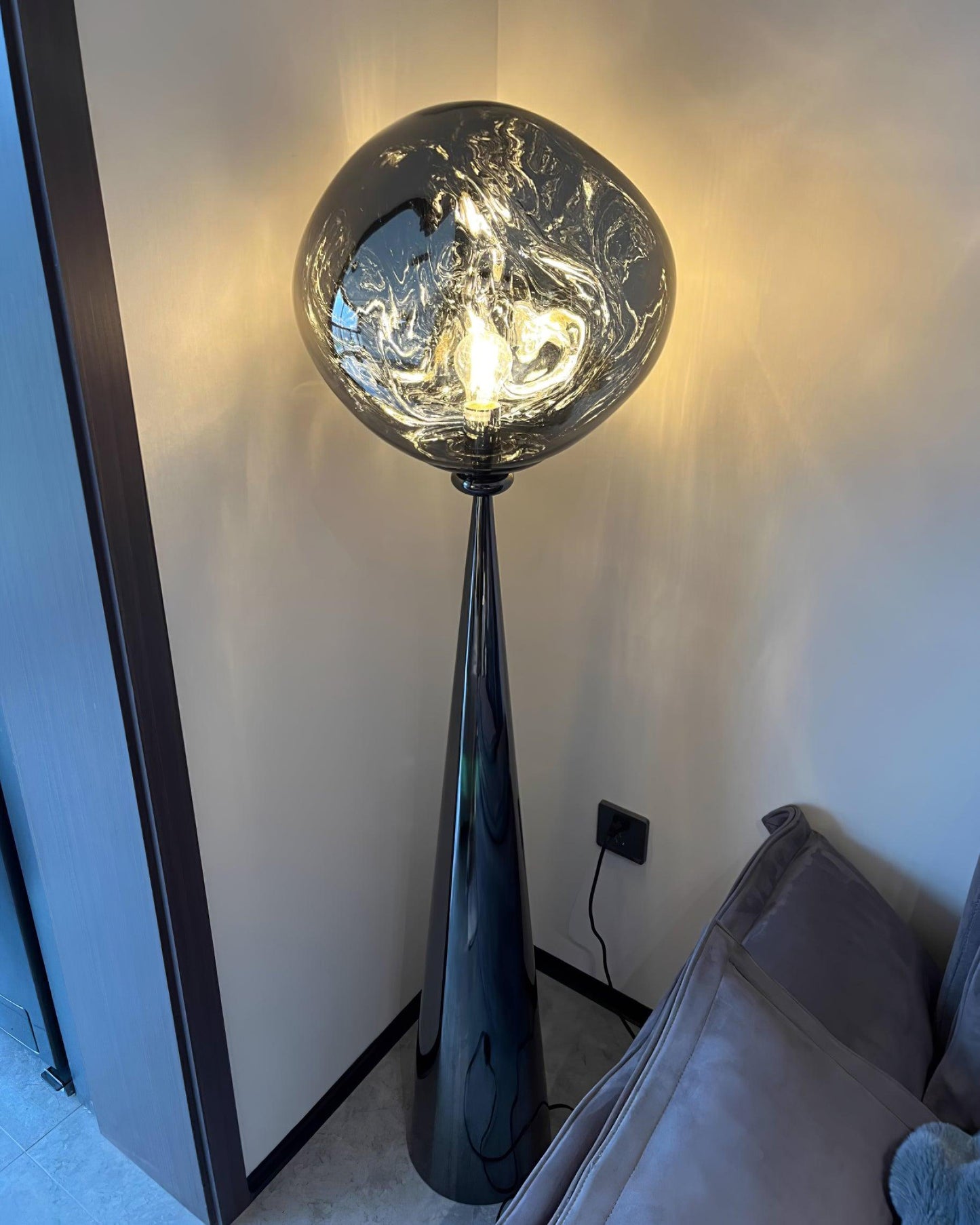 WOMO Lava Globe Floor Lamp-WM7085