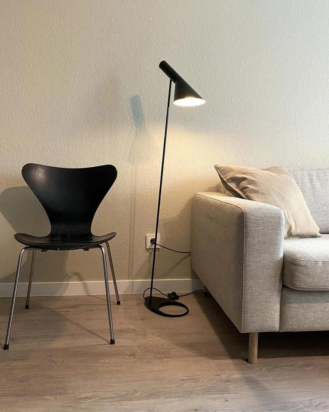 WOMO Minimalist Adjustable Floor Lamp-WM7077