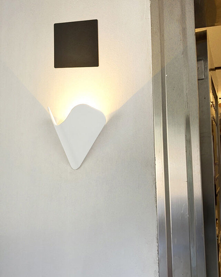 WOMO Triangular Outdoor Wall Light-WM9059