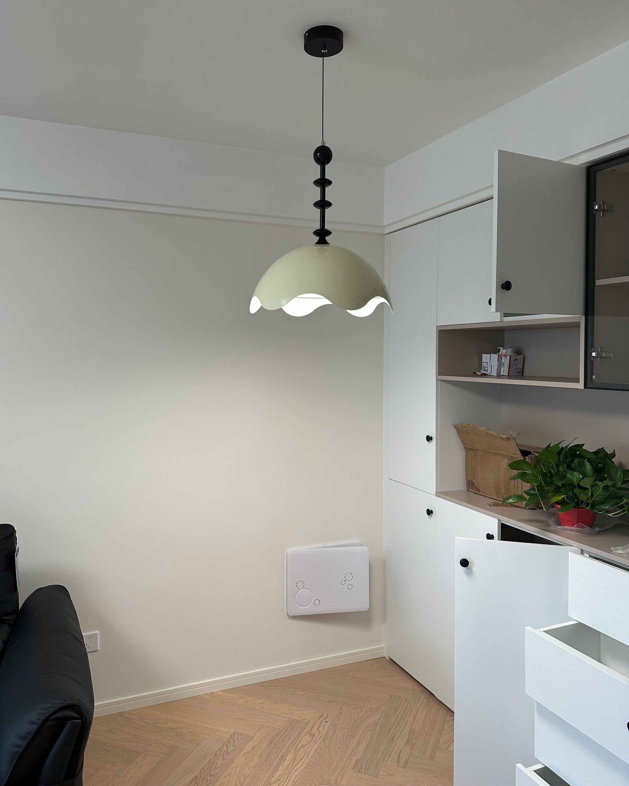 WOMO Metal Eggshell Pendant Light-WM3179