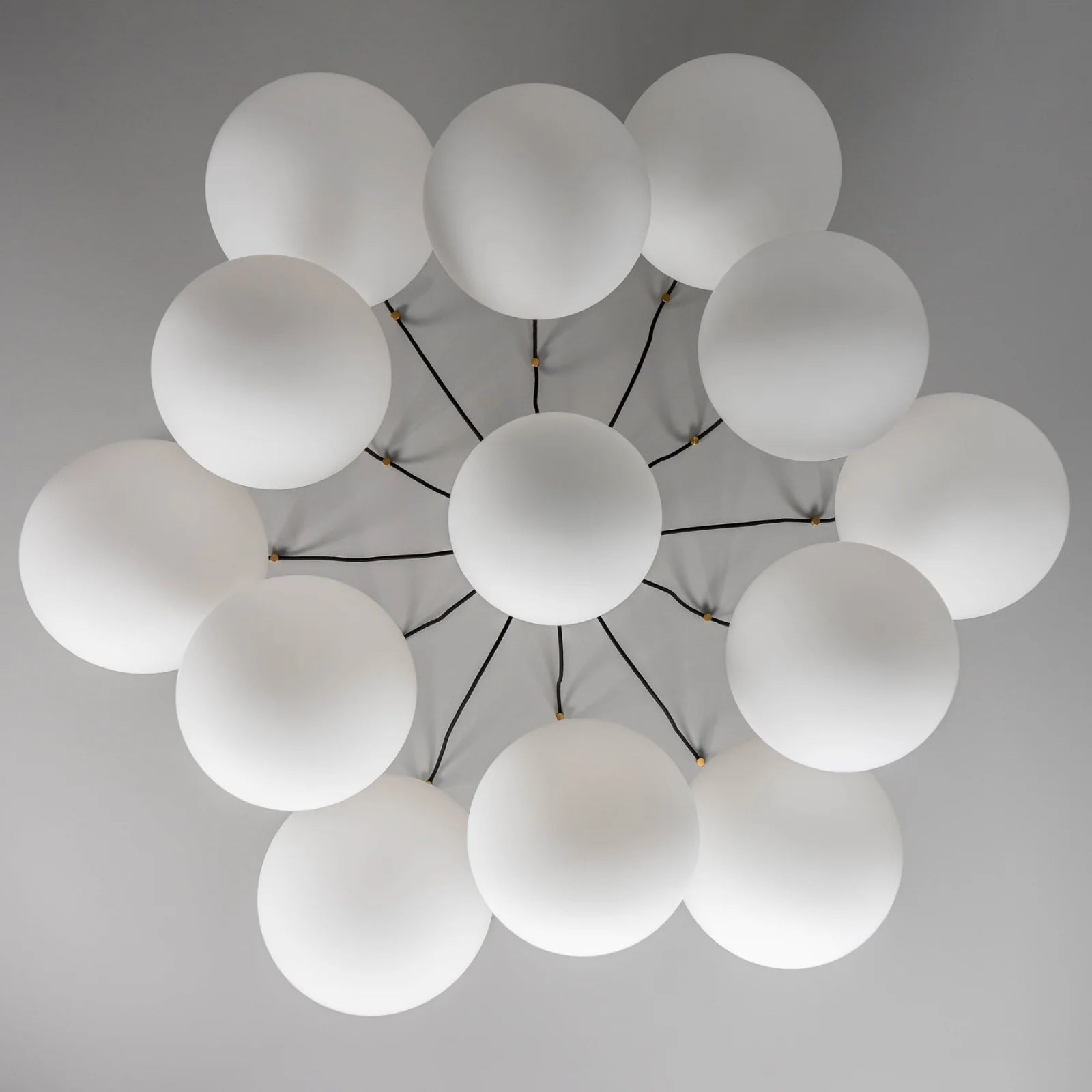 WOMO Alabaster Globe Spider Chandelier - Cirque