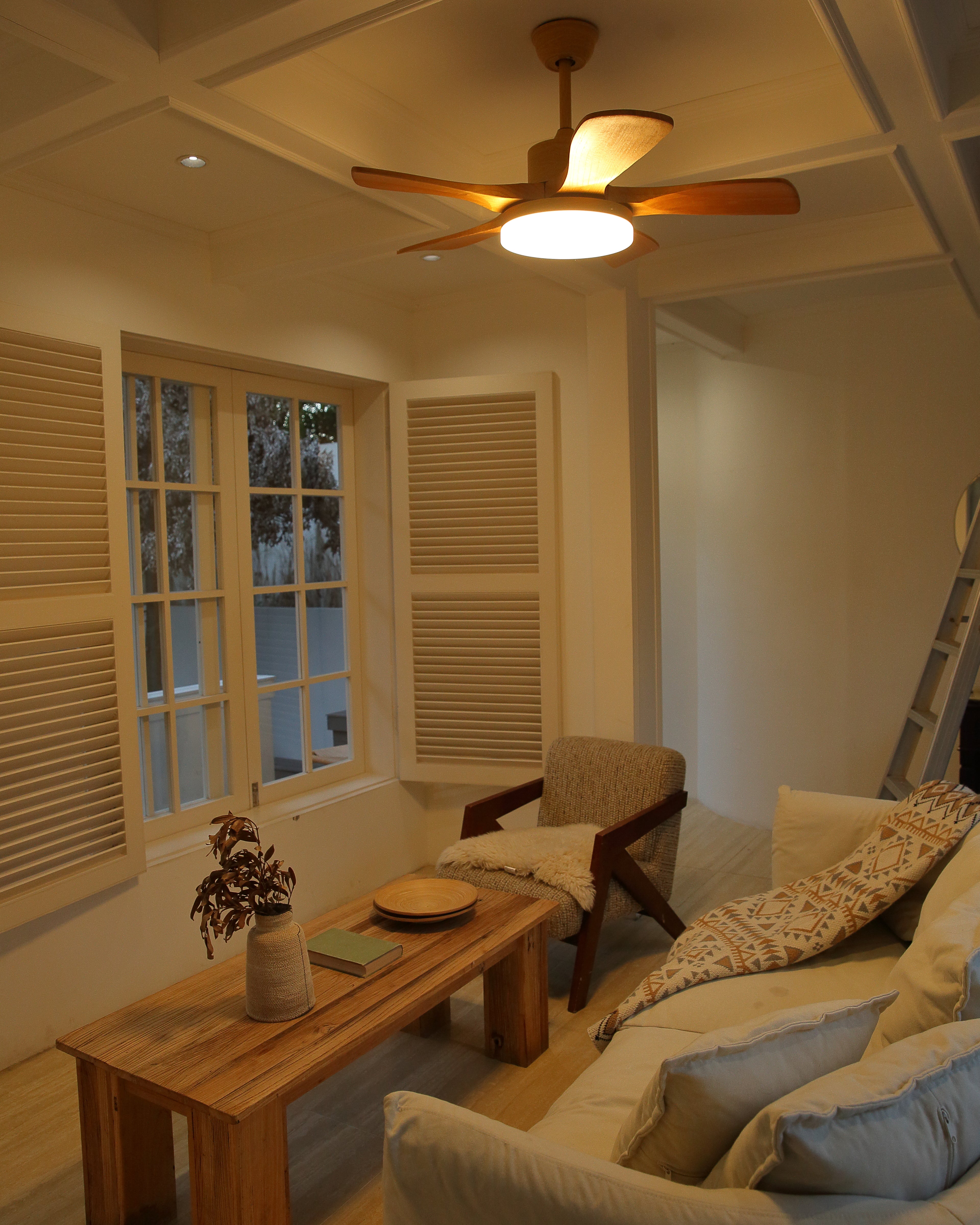 WOMO Scandi Reversible Ceiling Fan with Light-WM5002