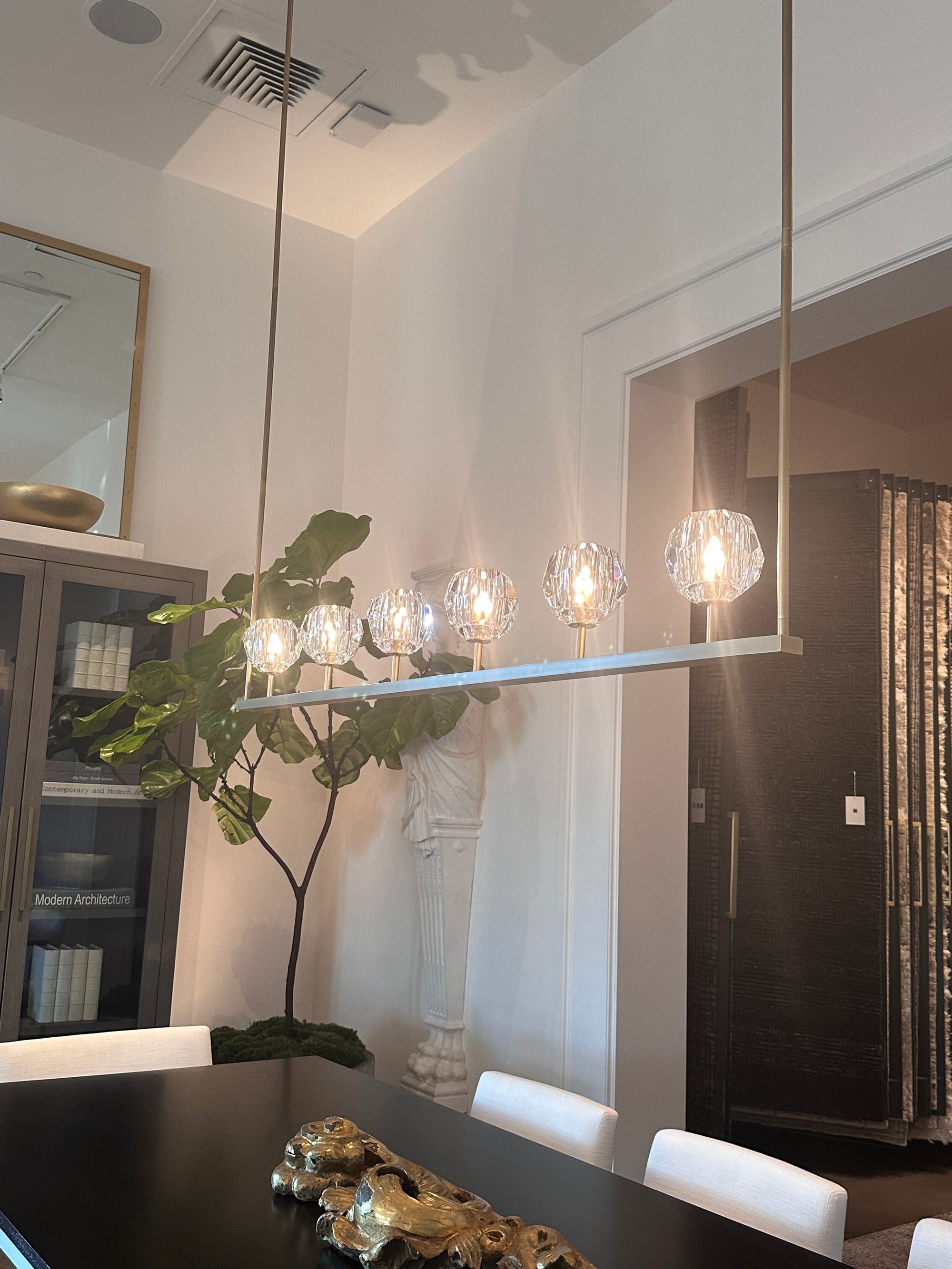 WOMO Crystal Linear Chandelier – Boule