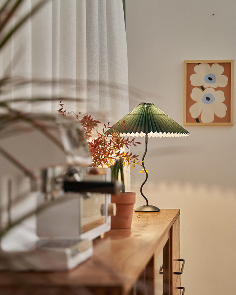 WOMO Pleated Squiggle Floor Lamp-WM7011