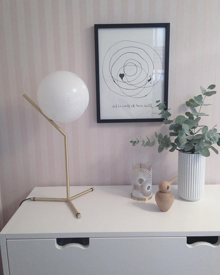 WOMO Milk Glass Globe Table Lamp-WM8011