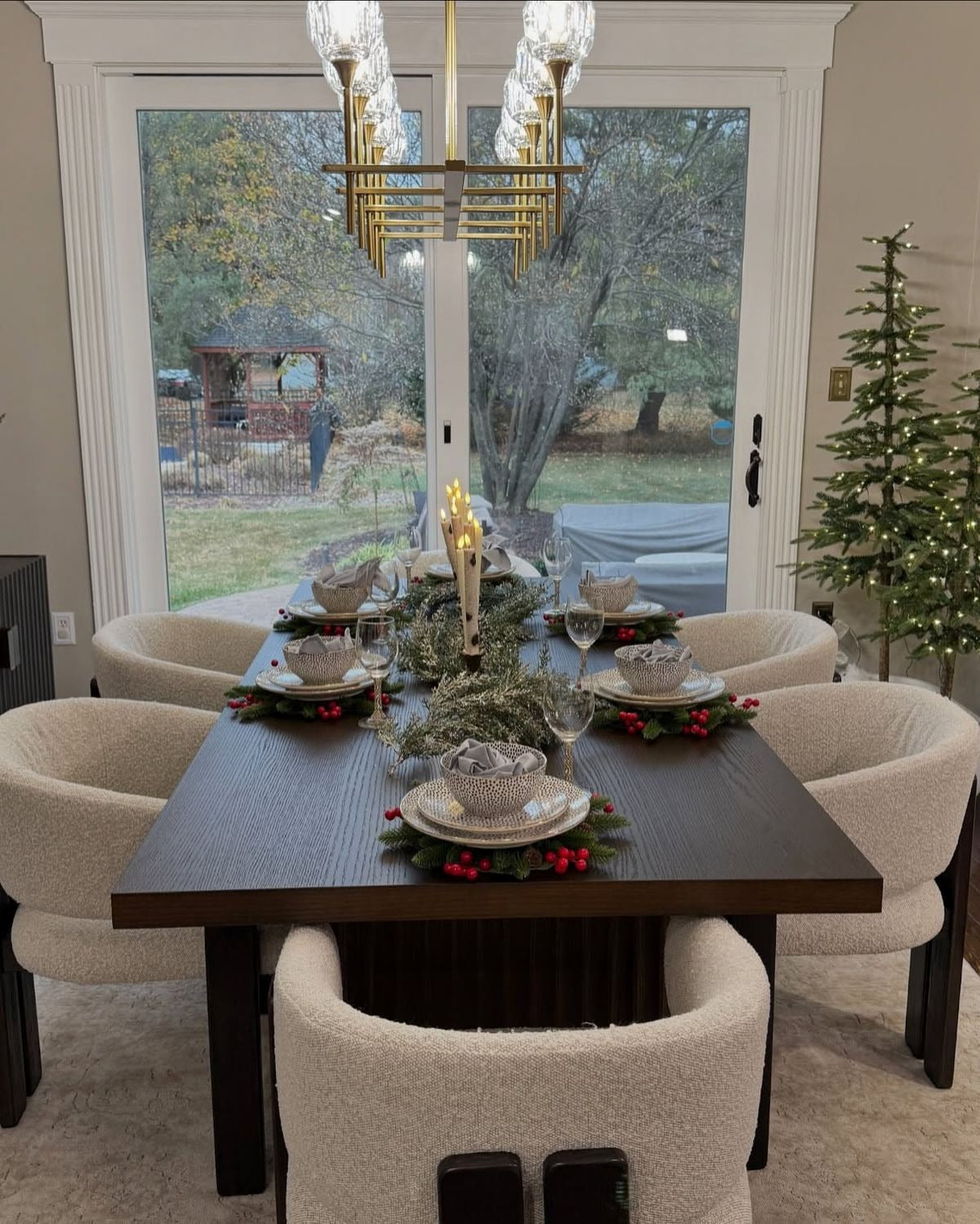 WOMO Crystal Linear Chandelier – Boule