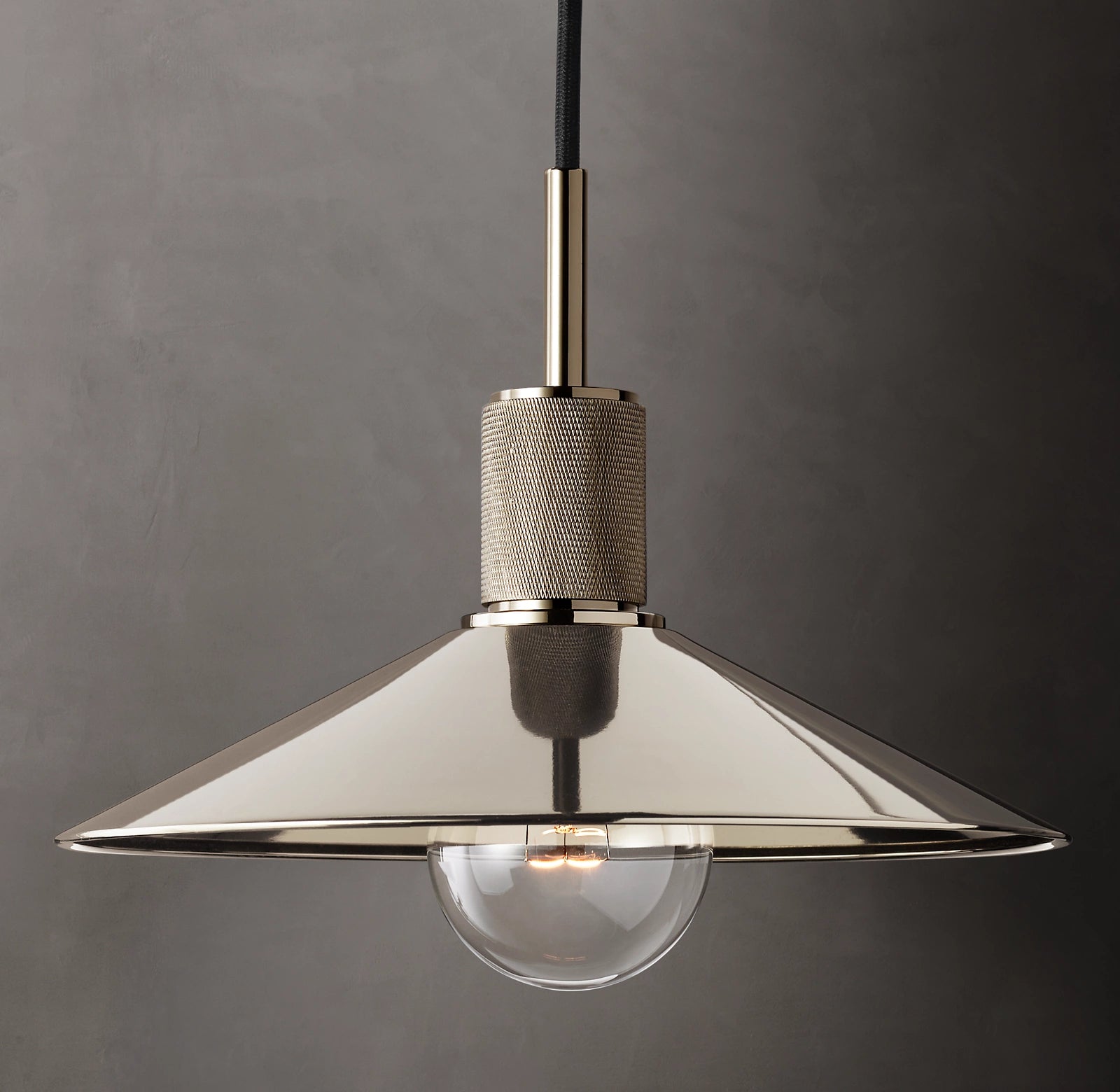 WOMO Cone Metal Pendant Light - Utilitaire